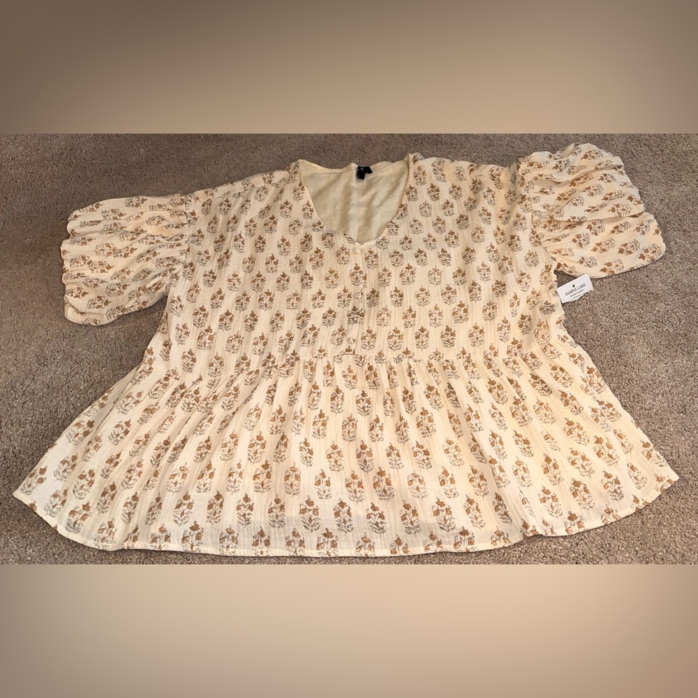 Cream Floral Peasant Blouse with Puff Sleeves. Xl
